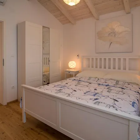 Romantic - Pool, Nature, Privacy - By Traveler Tourist Agency Krk - Id 2182 فيلة *