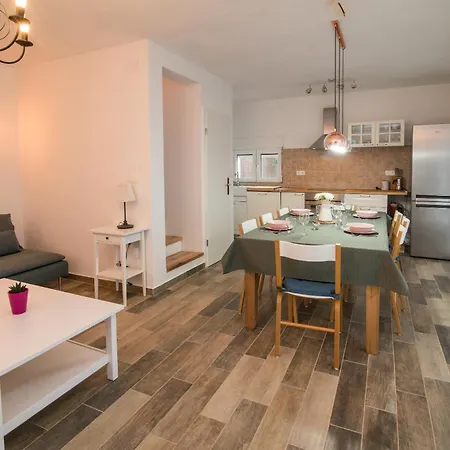 Βίλα Romantic - Pool, Nature, Privacy - By Traveler Tourist Agency Krk - Id 2182 *