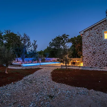 Romantic - Pool, Nature, Privacy - By Traveler Tourist Agency Krk - Id 2182 * Risika