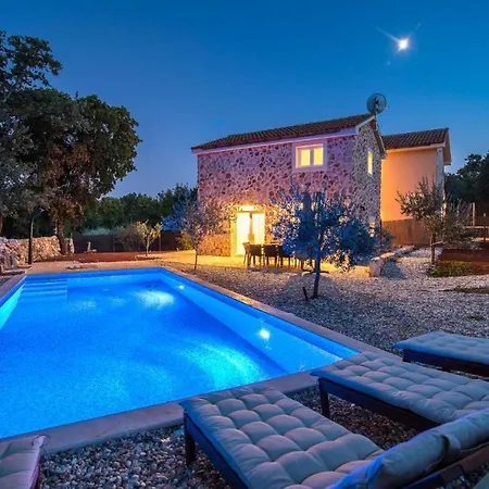 Βίλα Romantic - Pool, Nature, Privacy - By Traveler Tourist Agency Krk - Id 2182 *